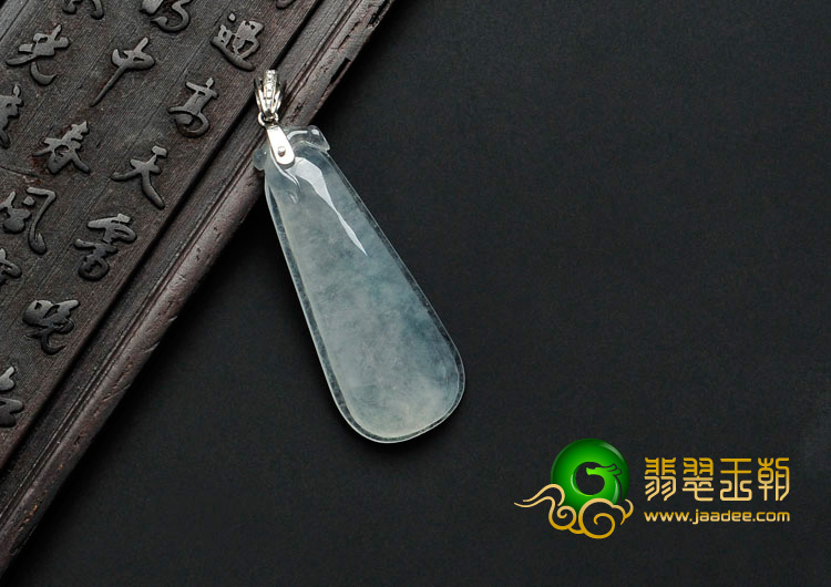 冰种缅甸翡翠福瓜挂件