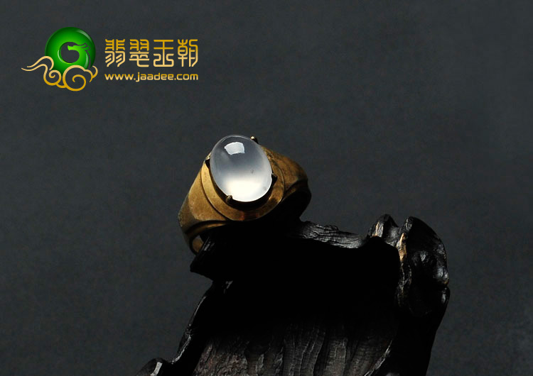 玻璃种缅甸翡翠戒面