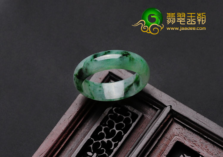 糯冰种飘绿花缅甸翡翠指环