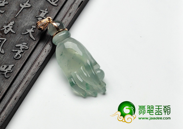 冰玻种晴水缅甸翡翠招财手挂件
