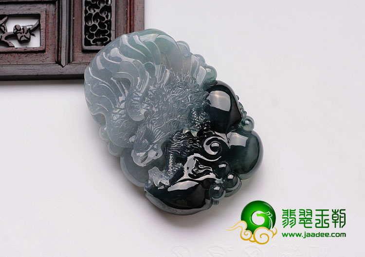 冰种蓝晴水缅甸翡翠大展鸿图挂件