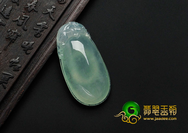 冰玻种晴水缅甸翡翠福在眼前挂件