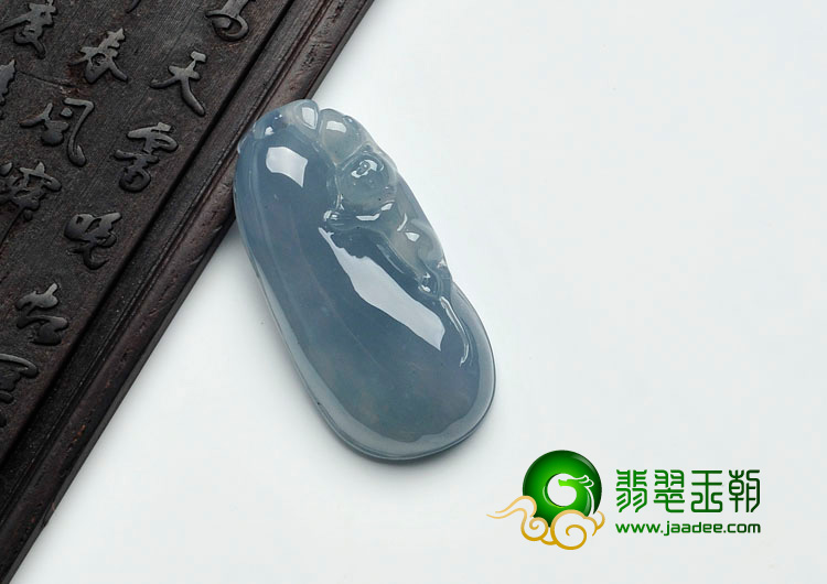 冰种晴水缅甸翡翠福瓜挂件