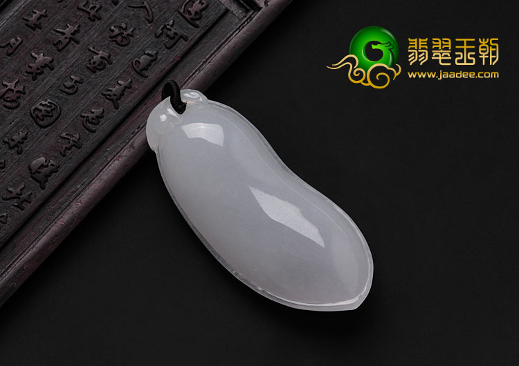 糯冰种淡紫罗兰缅甸翡翠福瓜挂件