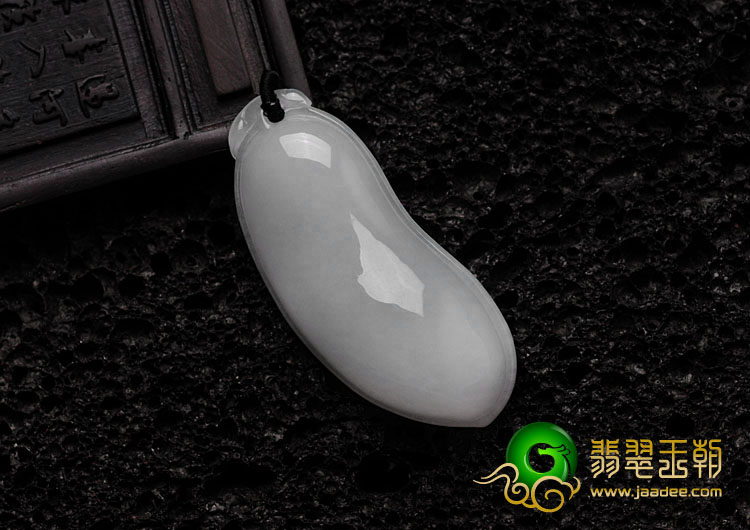 糯冰种缅甸翡翠福瓜挂件