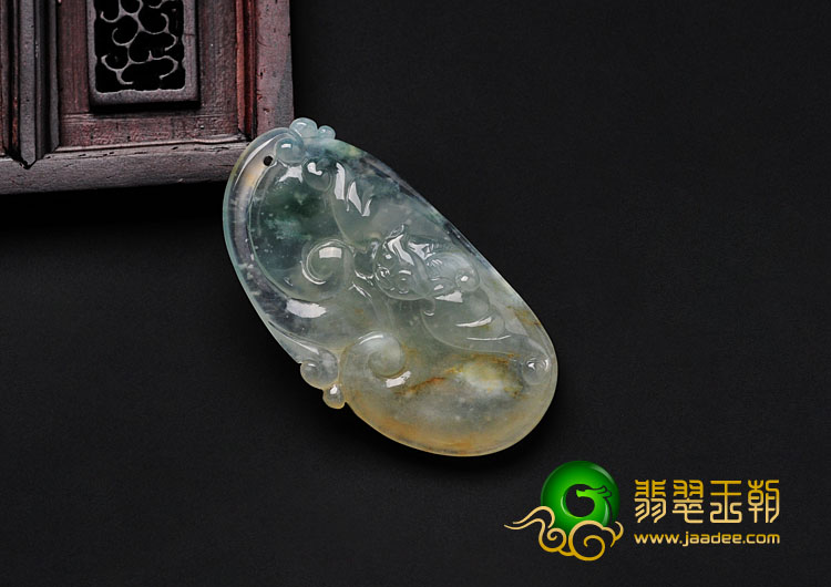 冰种淡黄翡飘花缅甸翡翠如意挂件
