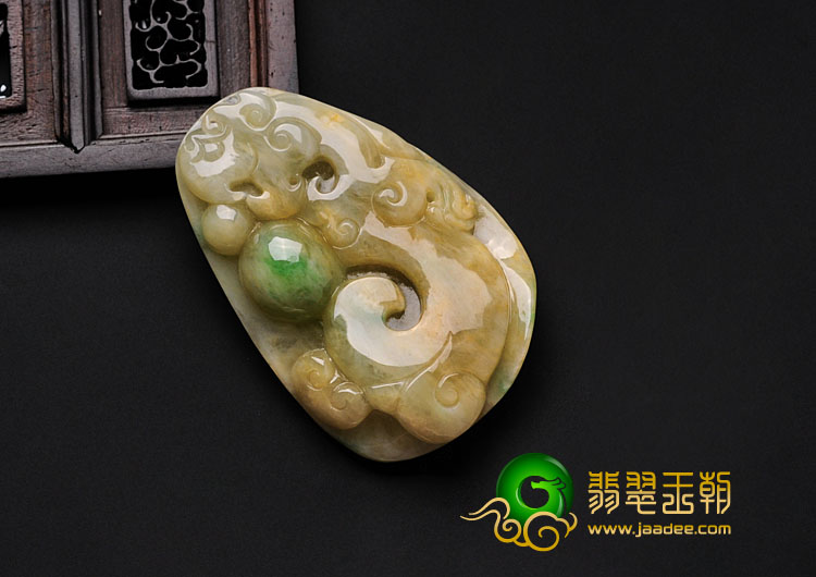 糯冰种黄加绿缅甸翡翠龙凤呈祥挂件