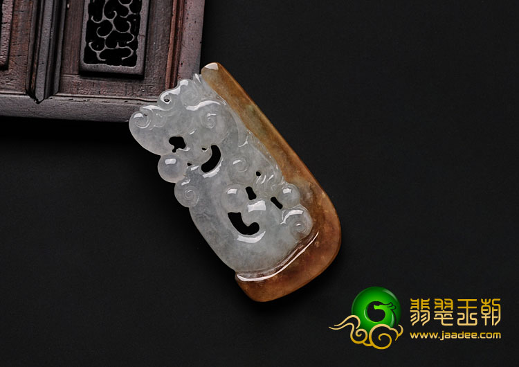 糯冰种黄翡缅甸翡翠仿古龙牌挂件