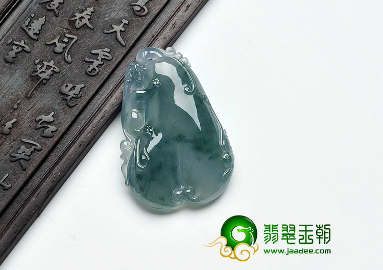 冰种飘花缅甸翡翠佛手瓜挂件