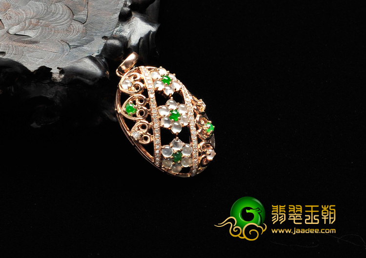 玻璃种阳绿缅甸翡翠镶玫瑰金椭圆形胸坠（真钻）