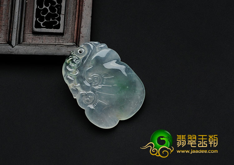 冰玻种飘花缅甸翡翠如意挂件