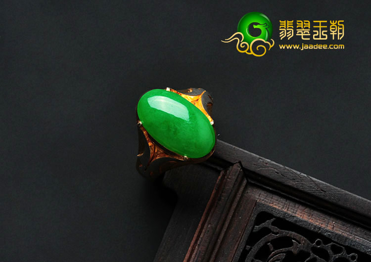 糯冰种阳绿满绿缅甸翡翠戒面