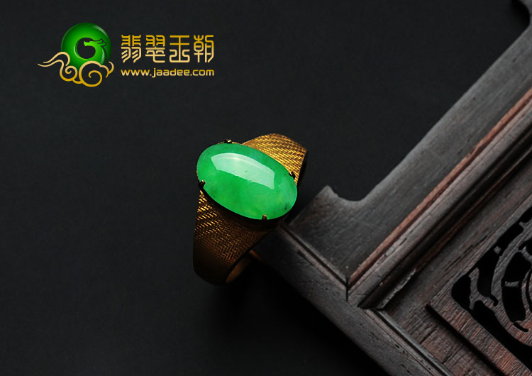 冰种苹果绿满绿缅甸翡翠戒面