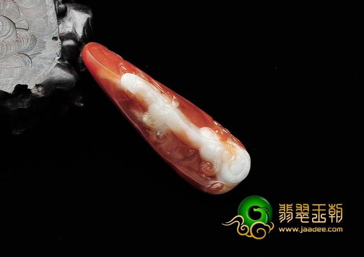 糯冰种红翡缅甸翡翠螭龙挂件