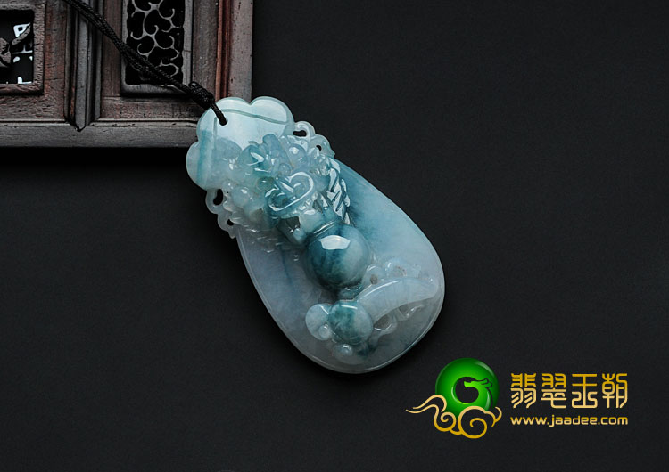 糯冰种飘花缅甸翡翠龙头如意挂件