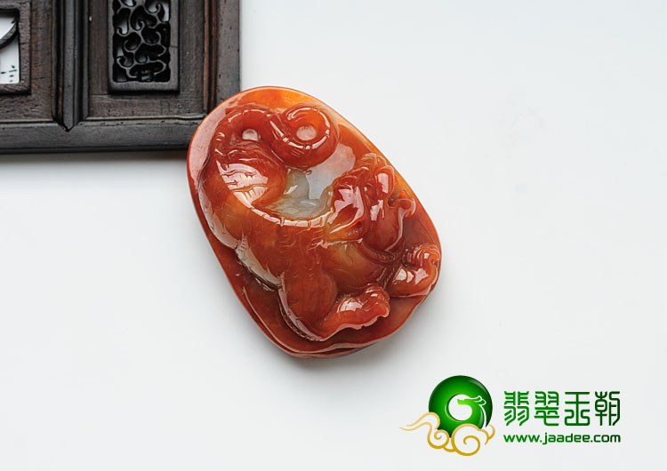 feicui糯冰种红翡缅甸翡翠虎虎生威挂件