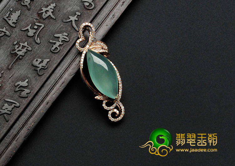 冰种晴水缅甸翡翠镶玫瑰金水滴胸坠（真钻）