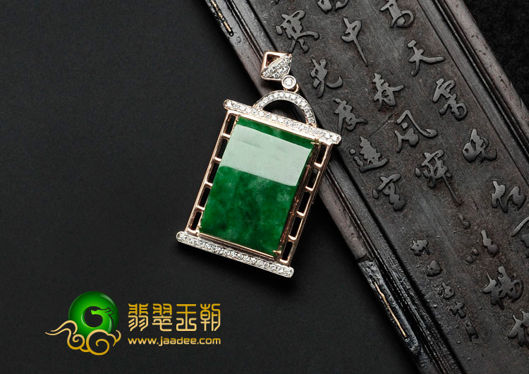 糯冰种浓绿缅甸翡翠镶玫瑰金方牌胸坠（真钻）