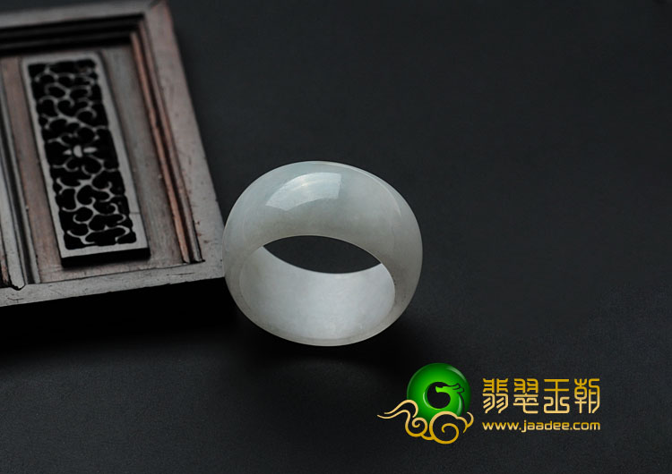 糯冰种白色缅甸翡翠指环
