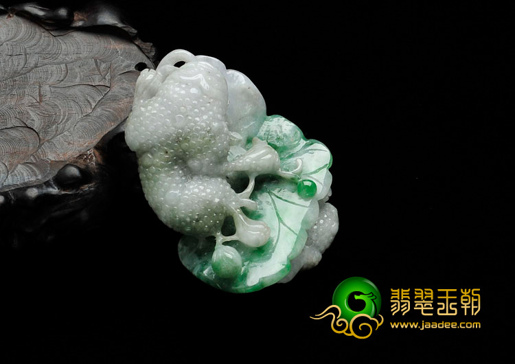 糯冰种飘翠缅甸翡翠连年进财挂件