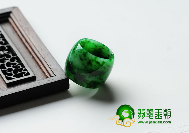 糯冰种癣加绿缅甸翡翠路路通挂件
