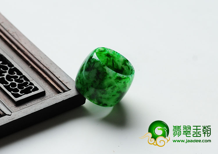 糯冰种癣加绿缅甸翡翠路路通挂件