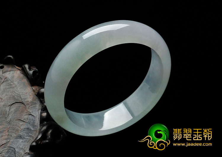 冰种淡春带彩缅甸翡翠手镯（54.3mm）