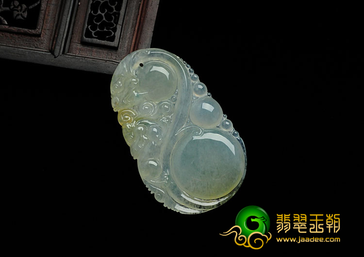 冰种黄翡略飘花缅甸翡翠龙抱珠挂件