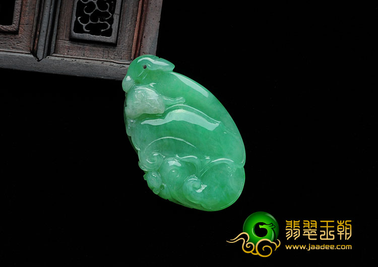 糯冰种翠色缅甸翡翠如意挂件