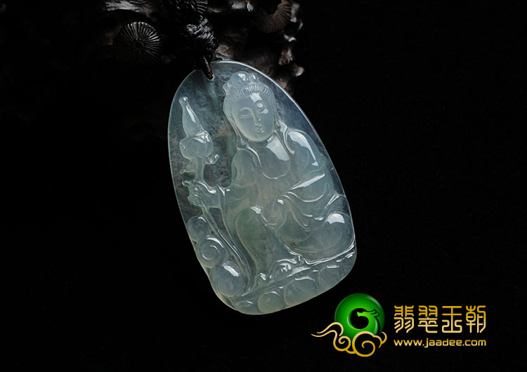 冰玻种淡晴水缅甸翡翠观音挂件