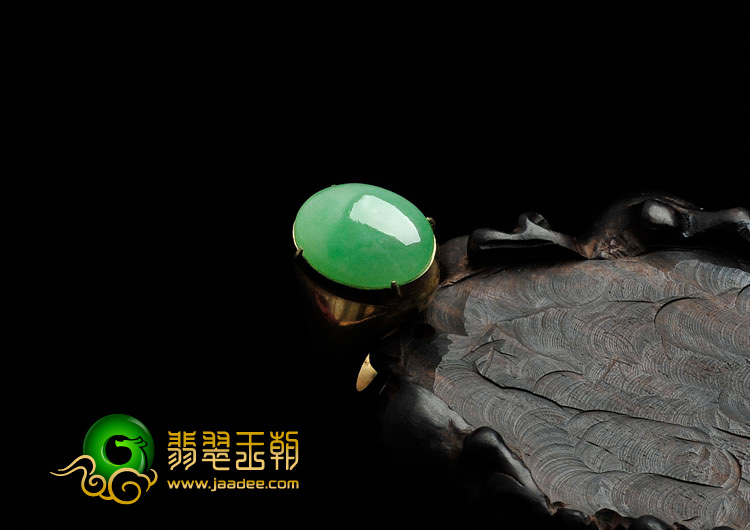 糯冰种苹果绿缅甸翡翠戒指