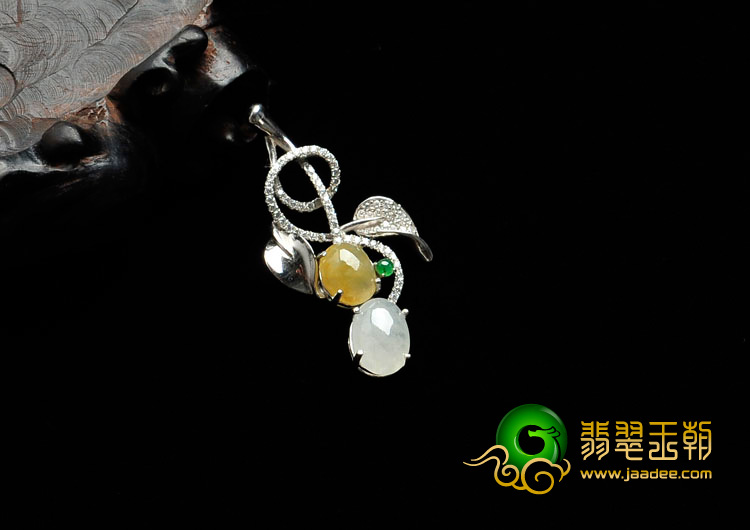 糯冰种三彩缅甸翡翠银镀白金胸坠（水钻）