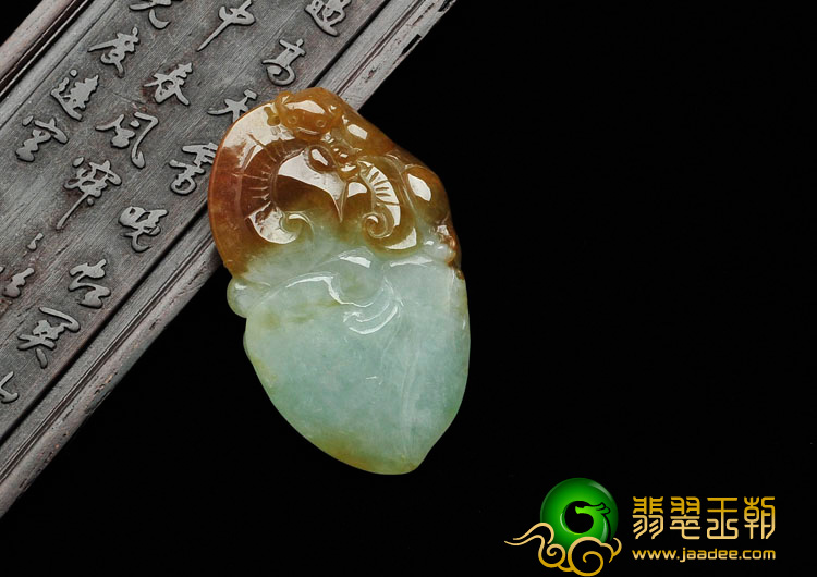 糯冰种褐黄翡缅甸翡翠寿桃挂件