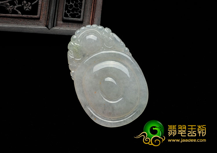 糯冰种晴水缅甸翡翠福在眼前挂件