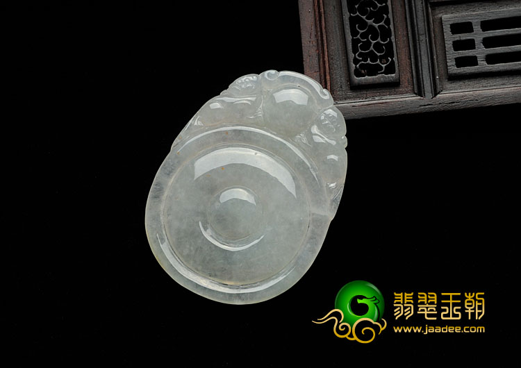 糯冰种晴水缅甸翡翠福在眼前挂件
