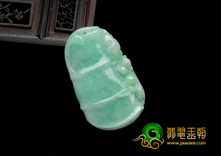 糯冰种豆绿缅甸翡翠节节高挂件