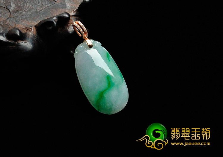 糯冰种飘翠缅甸翡翠镶玫瑰金扣福瓜胸坠（水钻）