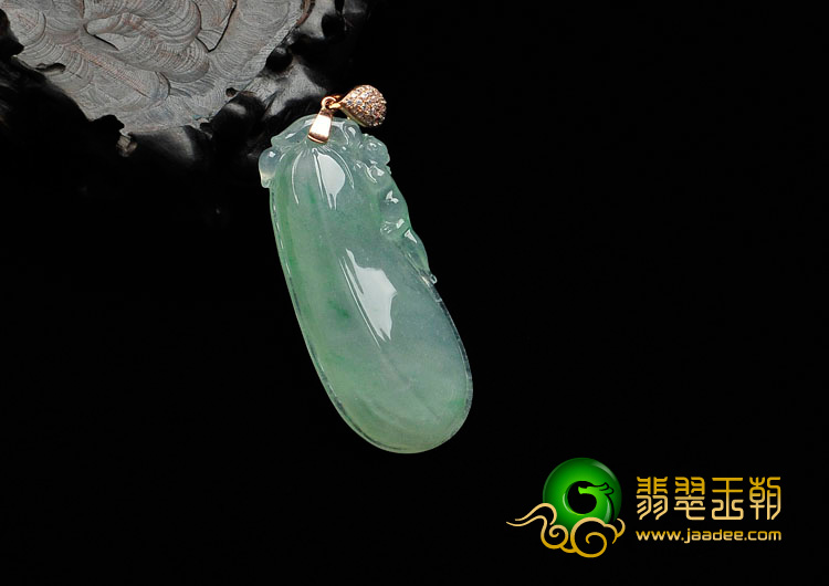 冰种飘翠缅甸翡翠镶玫瑰金扣福瓜胸坠（水钻）