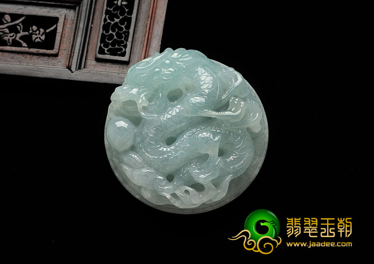 糯冰种晴水缅甸翡翠圆龙牌挂件
