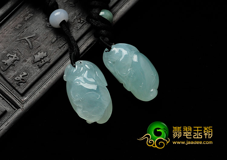 冰种晴水缅甸翡翠福瓜挂件（一对）