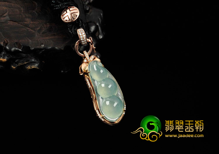 冰种晴水缅甸翡翠镶玫瑰金四季豆胸坠（真钻）