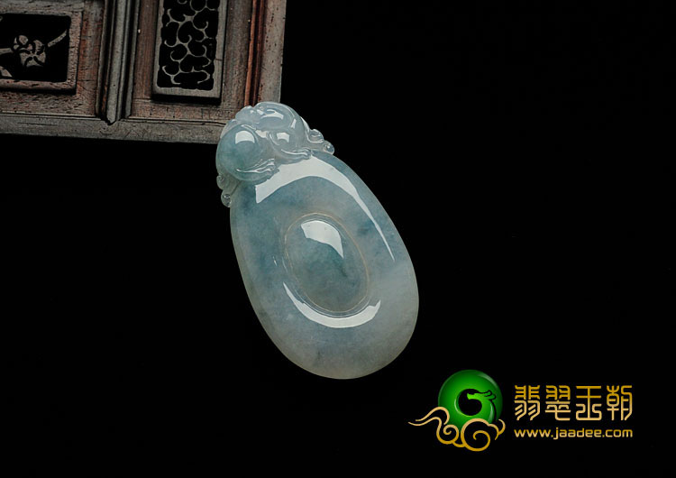 糯冰种略飘花缅甸翡翠福在眼前挂件