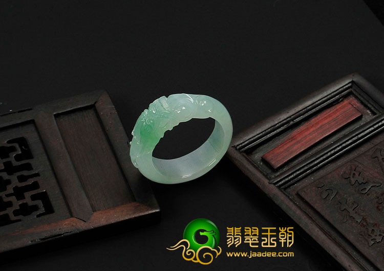 冰种飘翠缅甸翡翠龙头指环