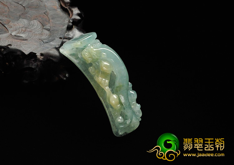 冰种黄翡飘花缅甸翡翠龙钩挂件