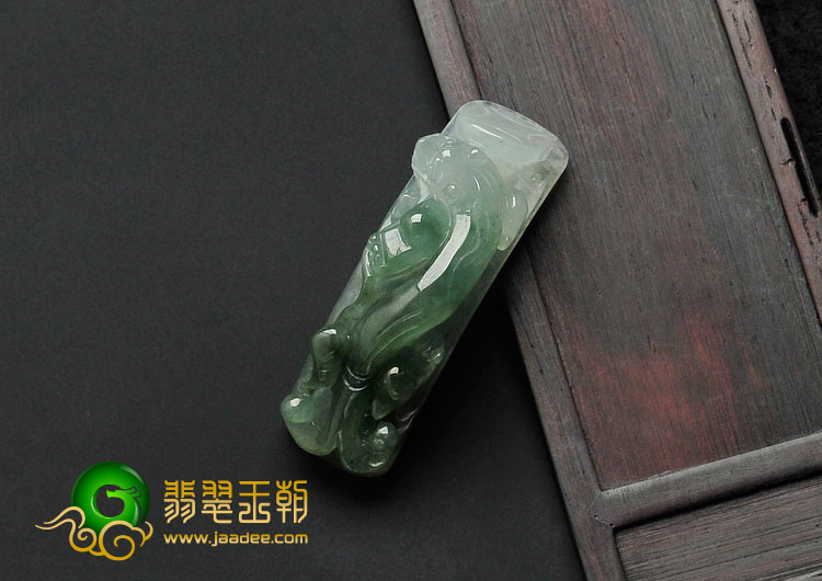 冰种飘花缅甸翡翠龙钩挂件