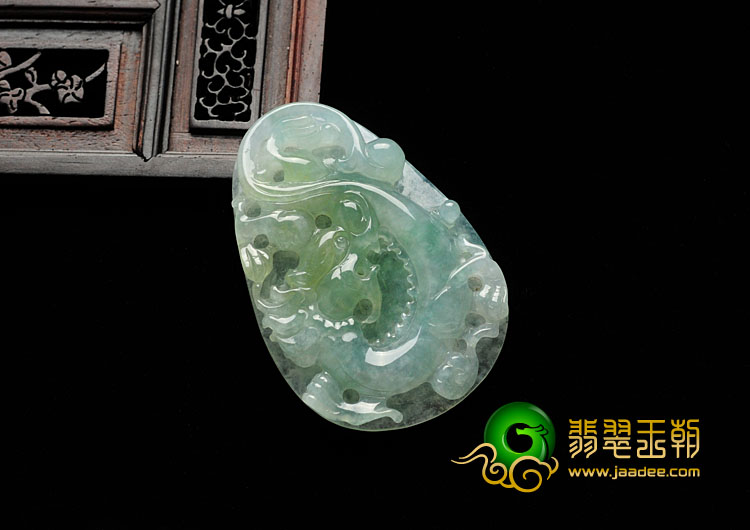 冰种晴水黄翡缅甸翡翠龙牌挂件