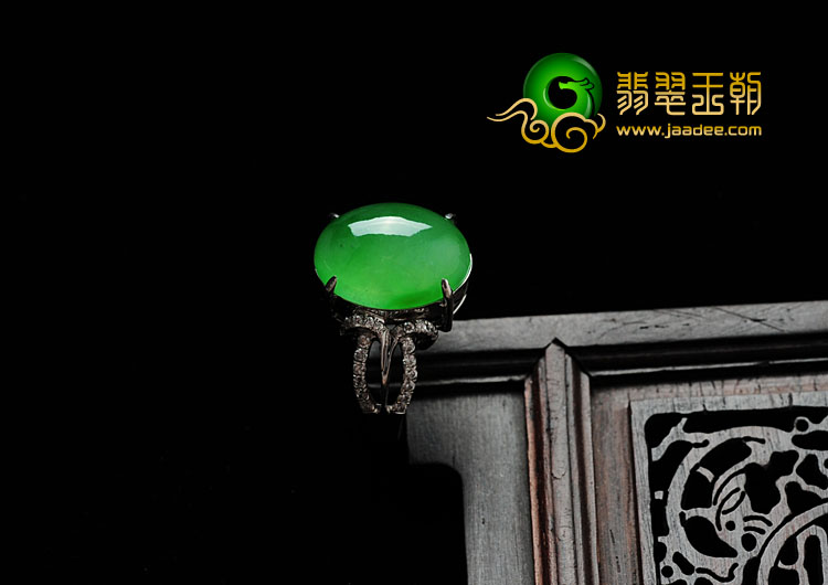 冰种绿晴飘翠缅甸翡翠镶白金戒指（真钻）