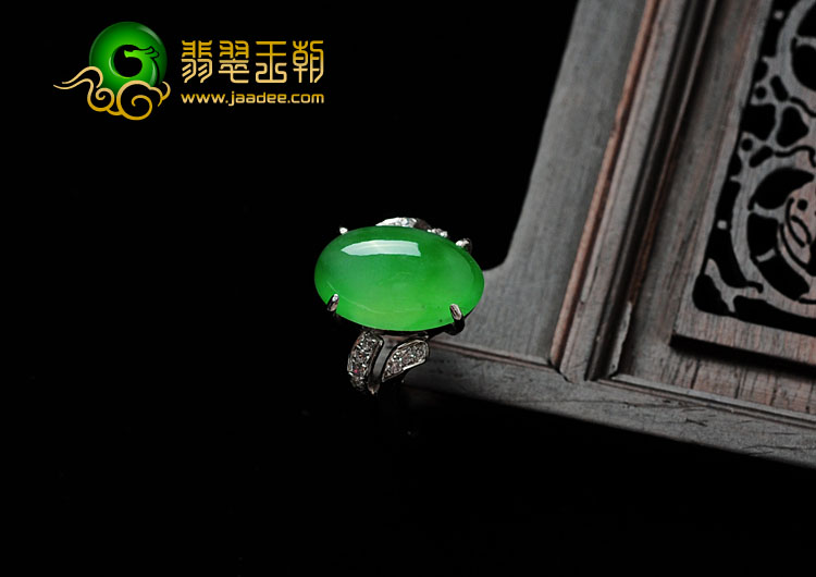 冰种绿晴飘翠缅甸翡翠镶白金戒指（真钻）
