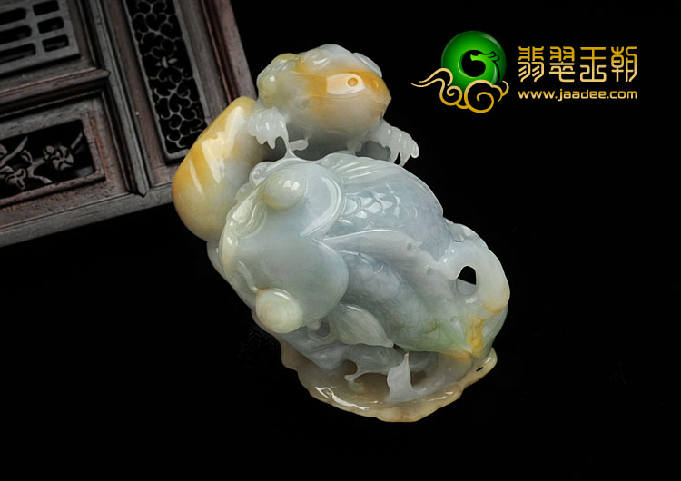 细糯种淡三彩缅甸翡翠富贵有余手玩件