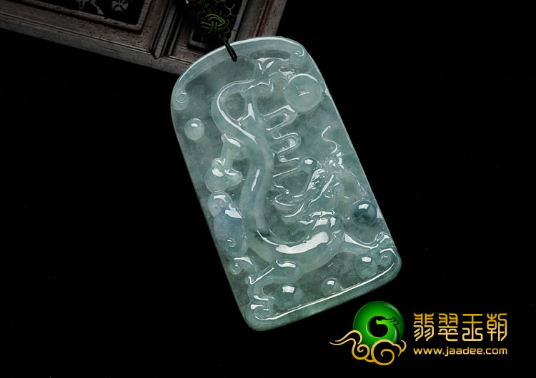 糯冰种晴水飘花缅甸翡翠龙牌挂件